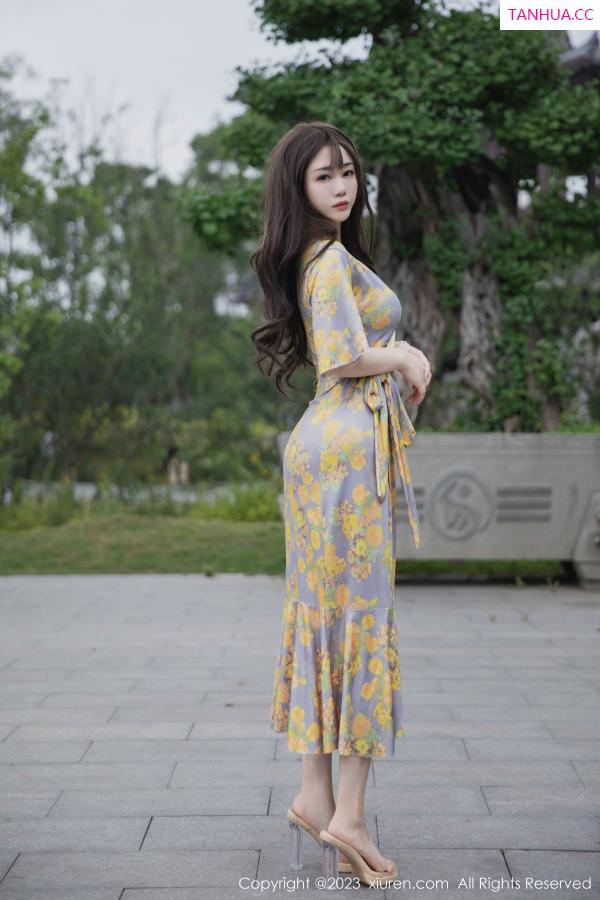   [XiuRen]高清写真图 2023.06.20 No.6949 严利娅Yuliya 长裙美腿第3张图片
